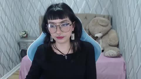 Snapshot of mooncharlotte chatting on December 2024 07:47:01 PM Charlotte online show from December 2024 07:47:01 PM