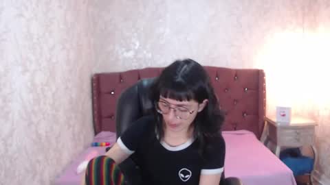 Snapshot of mooncharlotte chatting on December 2024 01:16:02 PM Charlotte online show from December 2024 01:16:02 PM