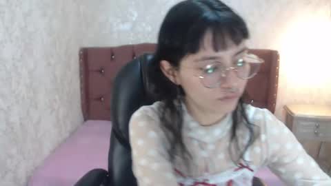 Snapshot of mooncharlotte chatting on March 2025 06:11:01 PM Charlotte online show from March 2025 06:11:01 PM