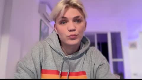 Snapshot of moonflamek chatting on February 2026 06:31:01 PM moonflamek online show from February 2026 06:31:01 PM