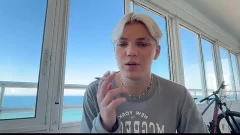 Snapshot of moonflamek chatting on February 2026 12:14:01 PM moonflamek online show from February 2026 12:14:01 PM