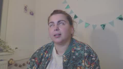 MoonFox  online show from January 2026 11:18:01 PM