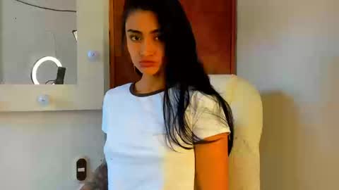 Snapshot of moonie_baddie31 chatting on September 2025 06:19:02 PM moonie_baddie31 online show from September 2025 06:19:02 PM