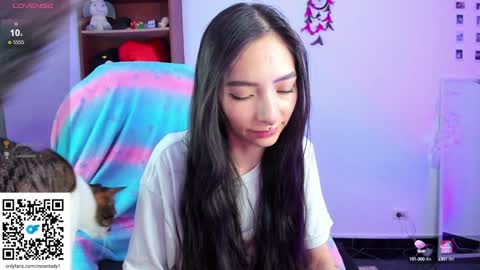 MOON  online show from February 2025 02:37:01 AM