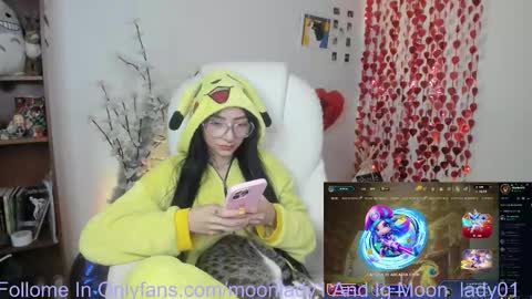 MOON  online show from February 2026 11:22:01 PM