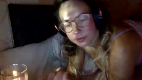 Snapshot of moonlight_kitty chatting on June 2026 12:25:02 AM Moonlight Kitty online show from June 2026 12:25:02 AM