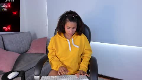 Snapshot of moonrose_1 chatting on March 2026 08:09:01 PM Rosa online show from March 2026 08:09:01 PM