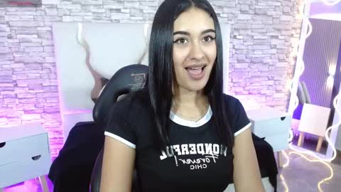 Moon  online show from November 2025 03:39:01 AM