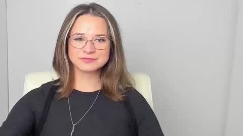 Snapshot of moonsusanna chatting on November 2025 12:18:01 PM Susanna online show from November 2025 12:18:01 PM