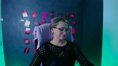 Snapshot of moonsusanna chatting on January 2026 12:21:01 PM Susanna online show from January 2026 12:21:01 PM