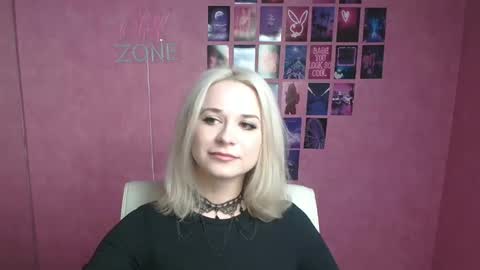 Snapshot of moonsusanna chatting on March 2026 06:18:02 AM Susanna online show from March 2026 06:18:02 AM