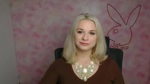 Snapshot of moonsusanna chatting on March 2026 06:30:01 AM Susanna online show from March 2026 06:30:01 AM