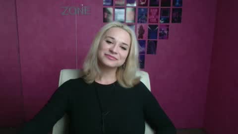 Snapshot of moonsusanna chatting on March 2026 06:30:02 AM Susanna online show from March 2026 06:30:02 AM