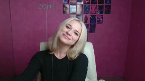 Snapshot of moonsusanna chatting on March 2026 08:26:33 AM Susanna online show from March 2026 08:26:33 AM