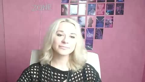 Snapshot of moonsusanna chatting on April 2026 05:32:01 PM Susanna online show from April 2026 05:32:01 PM