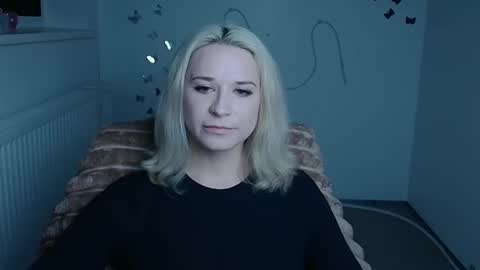 Snapshot of moonsusanna chatting on April 2026 11:22:02 AM Susanna online show from April 2026 11:22:02 AM