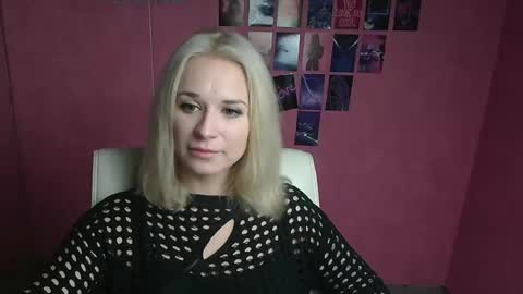 Snapshot of moonsusanna chatting on April 2026 05:40:01 AM Susanna online show from April 2026 05:40:01 AM