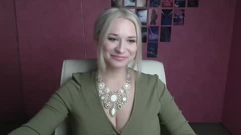 Snapshot of moonsusanna chatting on April 2026 05:34:01 AM Susanna online show from April 2026 05:34:01 AM