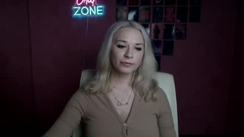 Snapshot of moonsusanna chatting on July 2026 05:15:01 AM Susanna online show from July 2026 05:15:01 AM