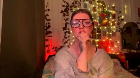 Snapshot of moonvampiq chatting on February 2026 09:13:01 PM Tallula online show from February 2026 09:13:01 PM