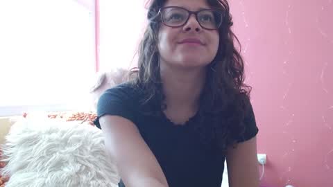 Snapshot of mora_haze chatting on December 2024 03:37:02 PM Mora Haze 3 online show from December 2024 03:37:02 PM