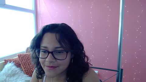 Snapshot of mora_haze chatting on January 2025 09:42:02 PM Mora Haze 3 online show from January 2025 09:42:02 PM