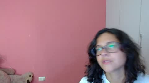 Snapshot of mora_haze chatting on January 2025 01:24:01 AM Mora Haze 3 online show from January 2025 01:24:01 AM