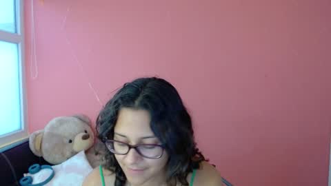 Snapshot of mora_haze chatting on February 2025 11:32:01 PM Mora Haze 3 online show from February 2025 11:32:01 PM