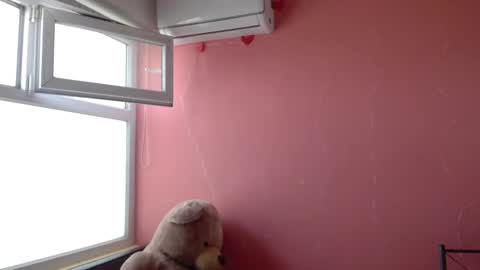 Snapshot of mora_haze chatting on February 2025 05:38:02 PM Mora Haze 3 online show from February 2025 05:38:02 PM