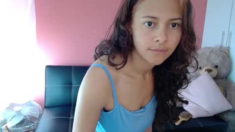 Snapshot of mora_haze chatting on December 2025 08:15:02 PM Mora Haze 3 online show from December 2025 08:15:02 PM