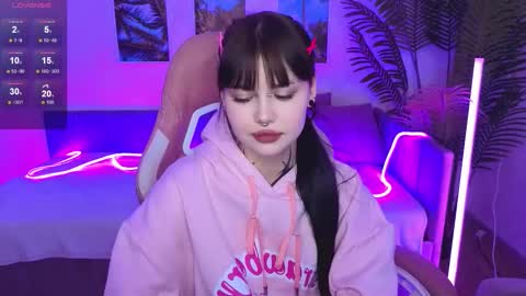 Morana online show from October 2025 02:36:02 AM