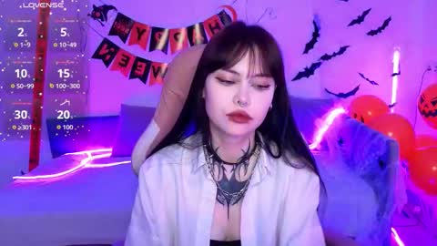 Morana online show from November 2025 02:21:01 AM