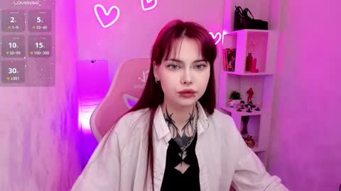 Morana online show from November 2025 02:10:01 AM