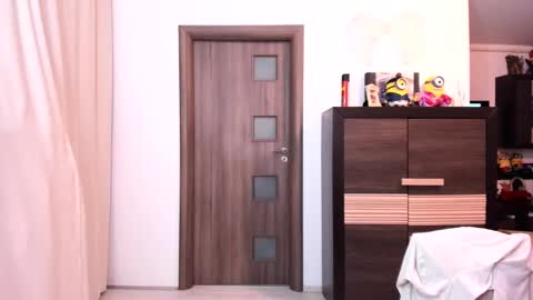 Carina online show from October 2025 04:19:02 AM