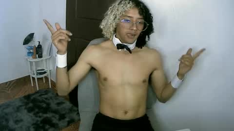 Snapshot of morenox_luxe chatting on December 2025 06:14:01 PM Danny online show from December 2025 06:14:01 PM