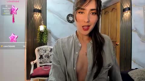 Snapshot of moriahhoe chatting on November 2025 06:54:02 PM Moriah online show from November 2025 06:54:02 PM