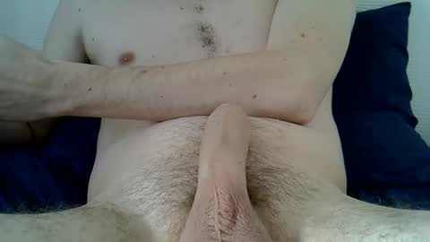 moricio0708 online show from December 2025 04:32:01 AM