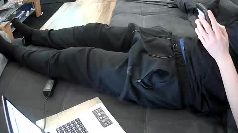 Snapshot of moritz_normal2 chatting on January 2025 06:10:01 PM Moritz online show from January 2025 06:10:01 PM