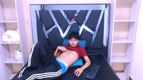 MORTELLE online show from December 2025 07:30:02 PM