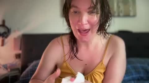 Mossy Mommy online show from July 2026 03:25:01 PM
