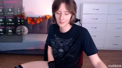 Snapshot of mothkink chatting on October 2025 04:53:02 PM mothkink Moth - online show from October 2025 04:53:02 PM