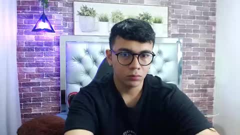 Mou Fly online show from October 2025 11:49:02 AM