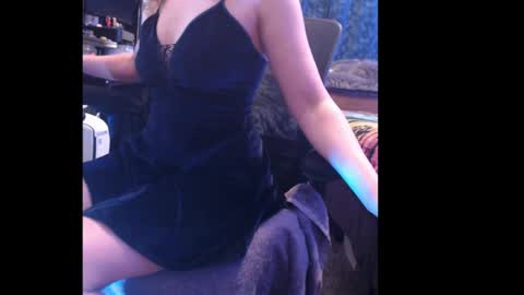 mountainbeauty online show from March 2025 01:37:01 AM