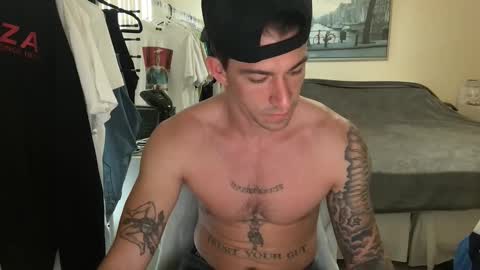 movedto305 online show from November 2025 05:15:01 PM