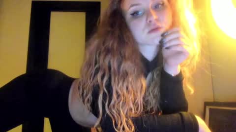 Eva  online show from December 2024 09:50:01 PM