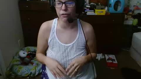 Mr and Mrs Dragon online show from February 2025 05:40:01 PM