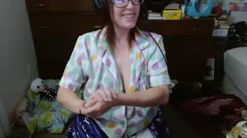 Mr and Mrs Dragon online show from February 2025 06:15:02 PM