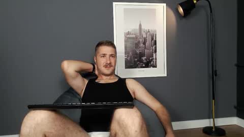 Snapshot of mr_at chatting on September 2025 07:32:02 AM Artur online show from September 2025 07:32:02 AM