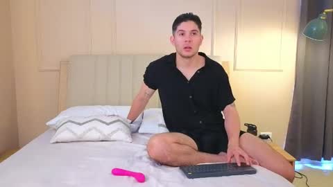 Danny  Aleja online show from May 2026 07:33:02 PM