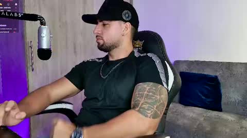 Snapshot of mr_david_cox chatting on February 2025 01:00:02 AM David online show from February 2025 01:00:02 AM